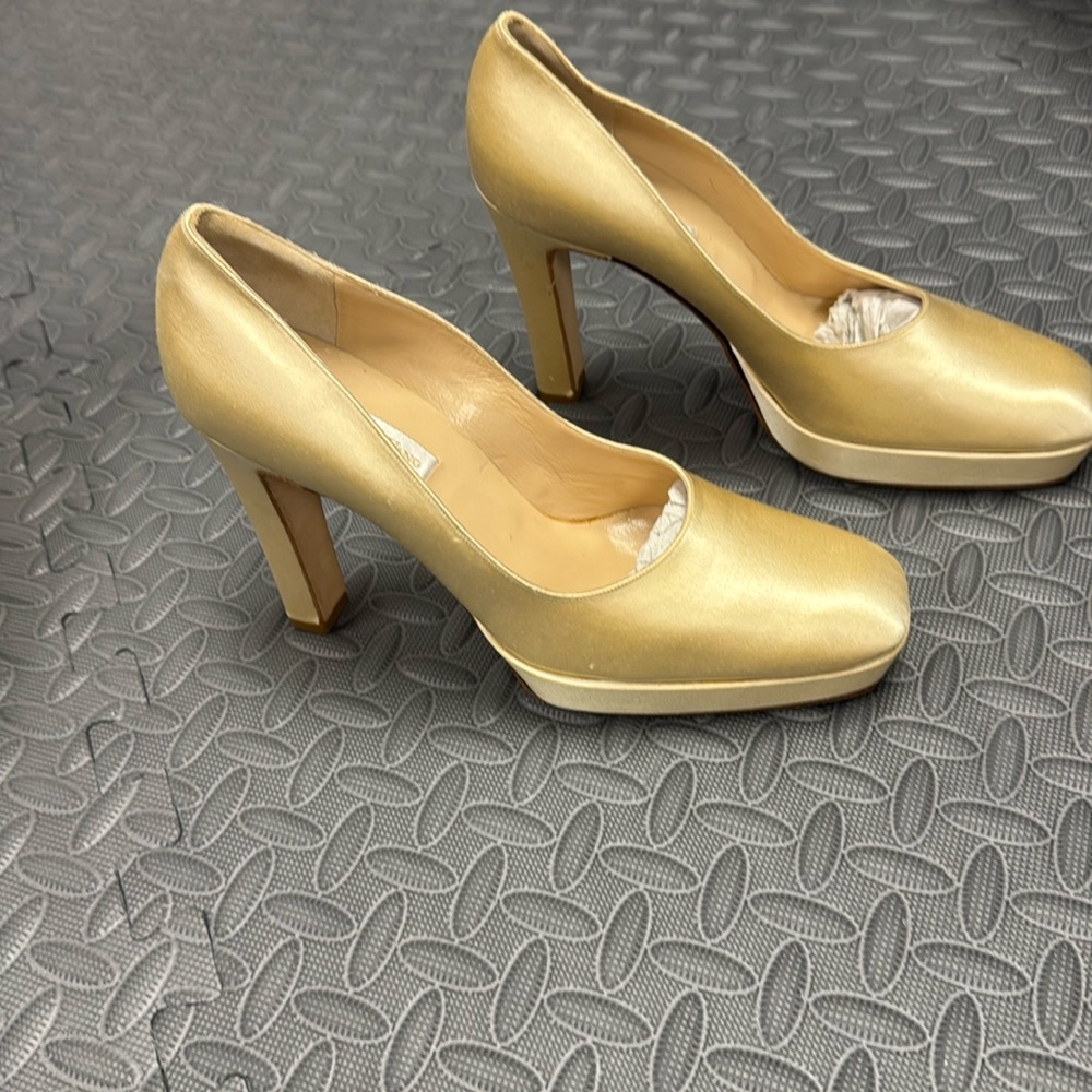 Vera Wang silk platform heels